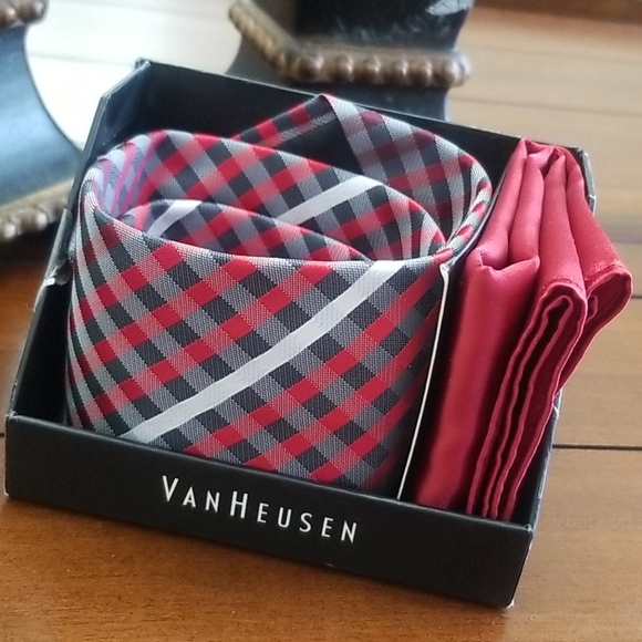 Van Heusen Other - VAN HEUSEN 👔 TIE SET